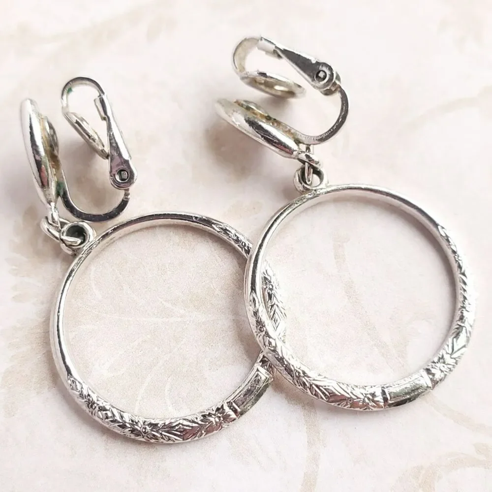 VTG Crown Trifari Silvertone Hoop Earrings Clip on 1” Diam Floral Wreath Signed - Picture 3 of 9